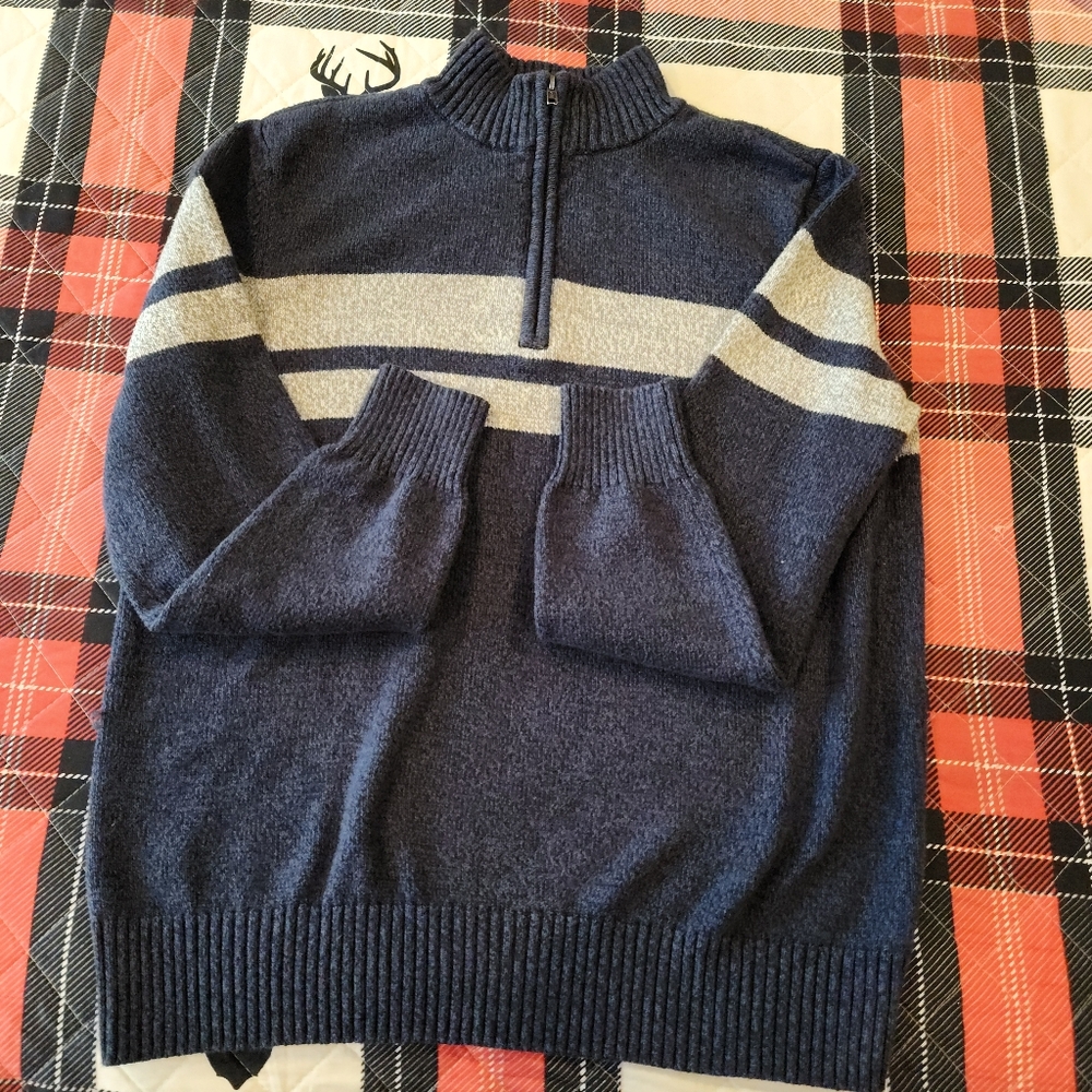 Urban Pipeline~Men's Navy/Gray~Quarter Zip~Sweater - Picture 4 of 10